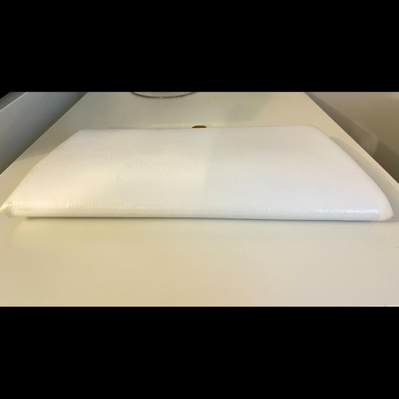 White Clutch - Picture 8 of 9